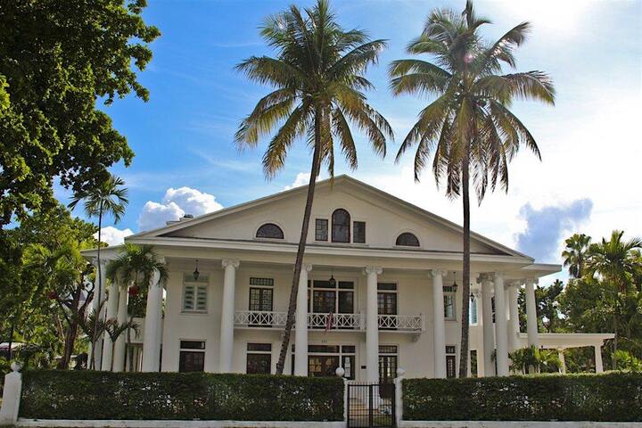 Holistic Spirit Holidays Festival at The Warner House (La Casona)